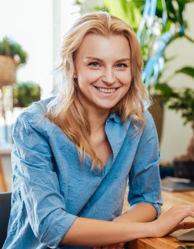 comfortable-office-and-woman-indoors-it-with-a-lap-2021-09-02-20-01-17-utc.jpg